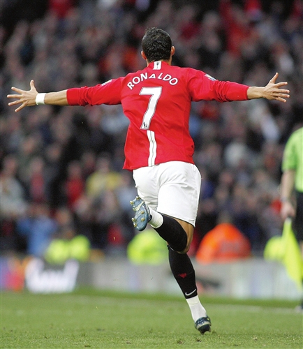 範迪克：尼奧尼比我年輕一半，他上場我都覺得我老了！.